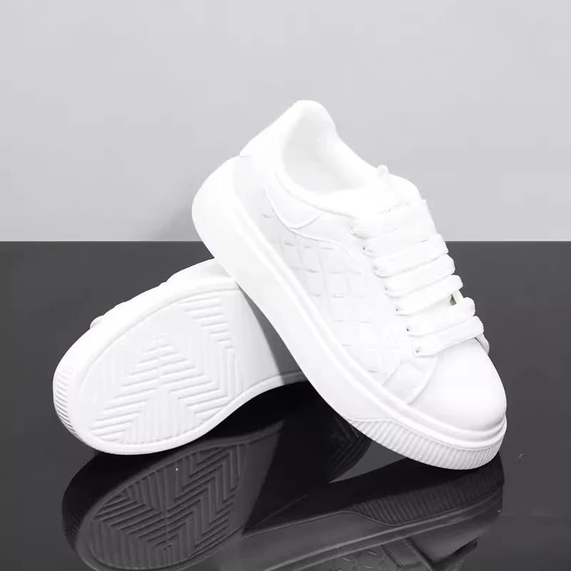 2025 new men's shoes spring and autumn flat-soled casual leather shoes sports shoes black and white men's thick-soled breathable