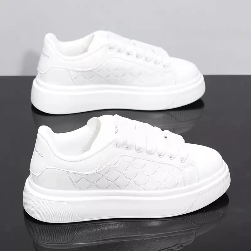 2025 new men's shoes spring and autumn flat-soled casual leather shoes sports shoes black and white men's thick-soled breathable