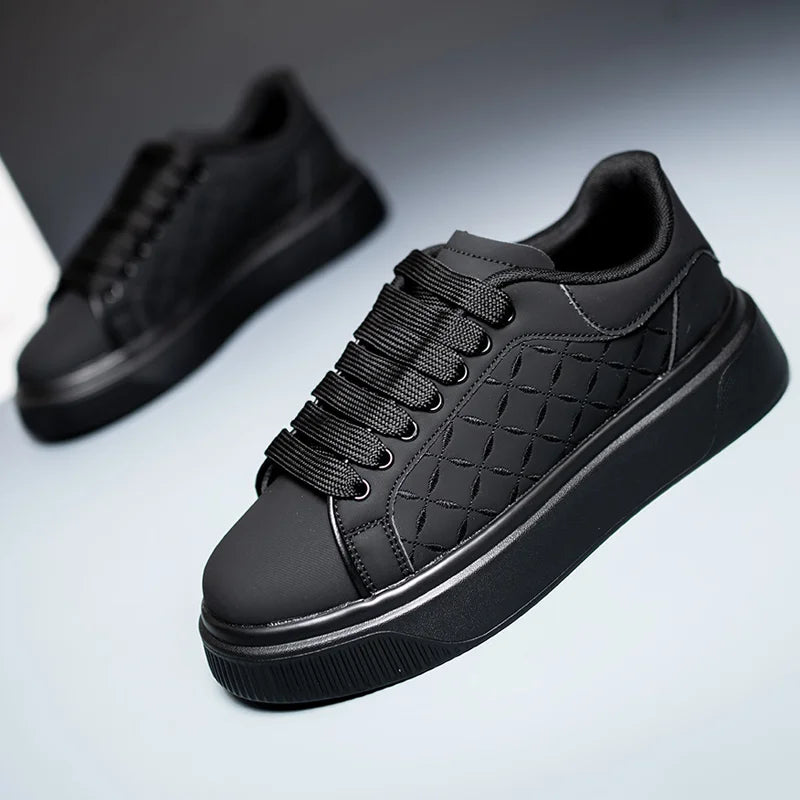 2025 new men's shoes spring and autumn flat-soled casual leather shoes sports shoes black and white men's thick-soled breathable