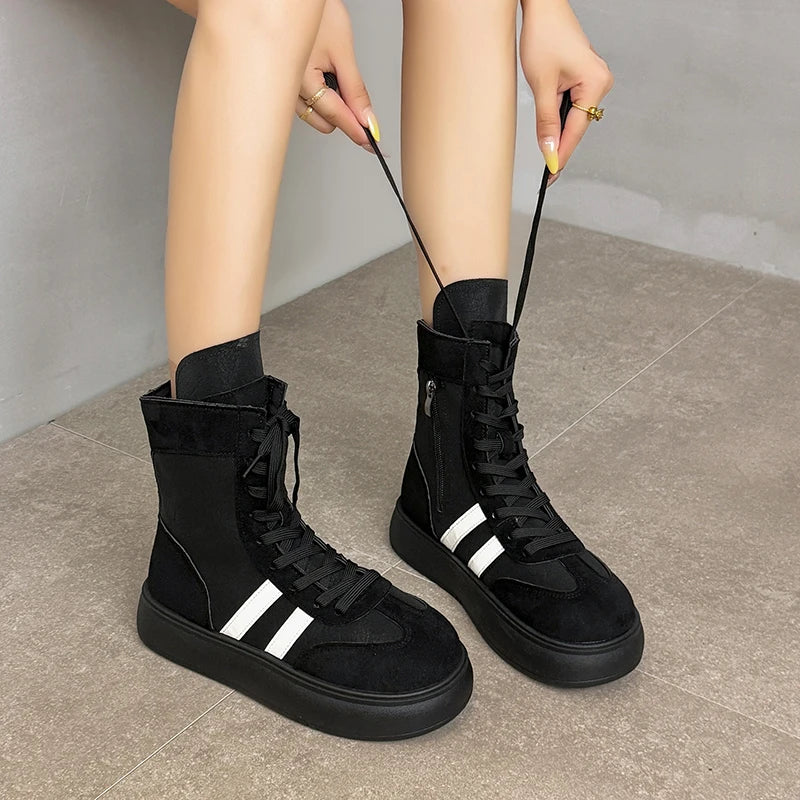Sports and Leisure Shoes for Women 2025 New Fashionable High Top Shoes Flat Bottomed Lightweight and Comfortable Work Boots