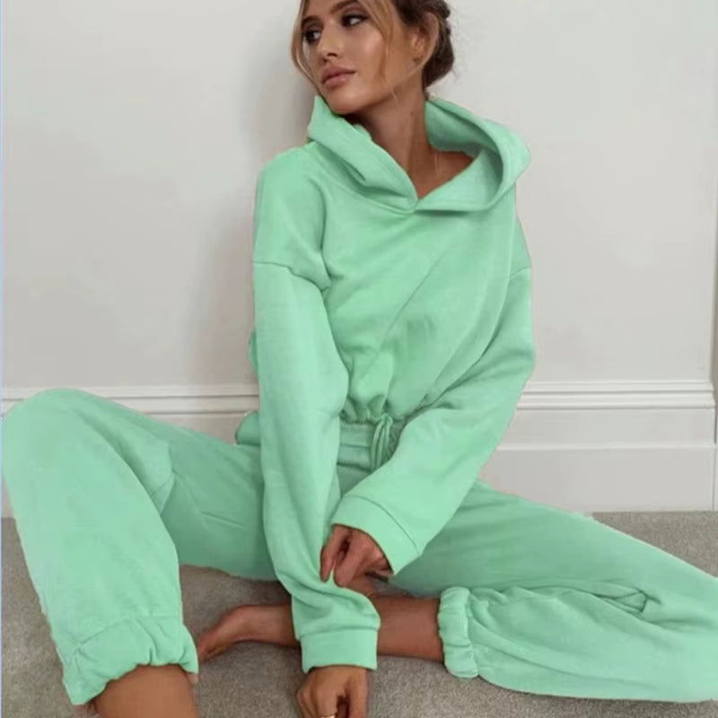 Women's Winter Tracksuit Set - Oversized Hoodie and Sweatpants in Solid Colors for Casual Sportswear
